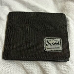 HEARSCHEL Supply Co. Men’s Black Bifold Wallet